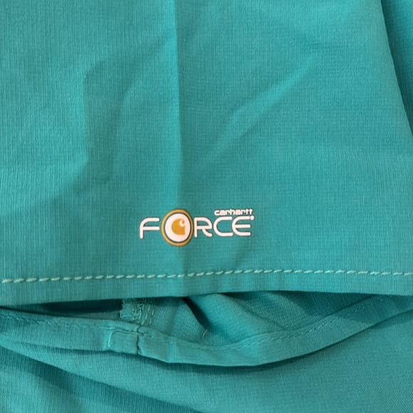 Carhartt scrub set size M includes top and bottoms - Picture 3 of 4